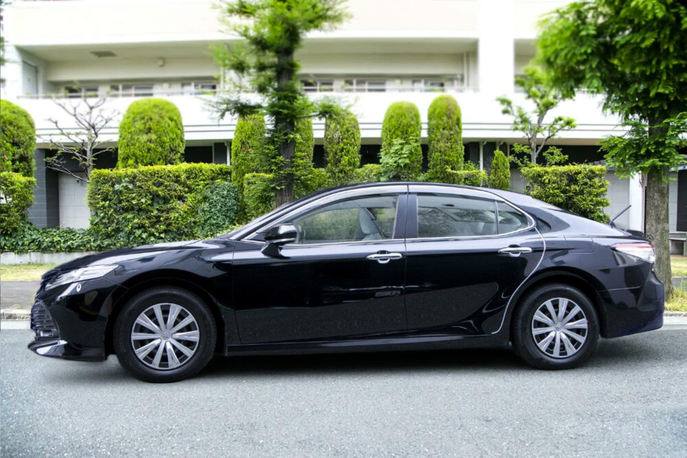 Kens Osaka Taxi luxury sedan taxi image