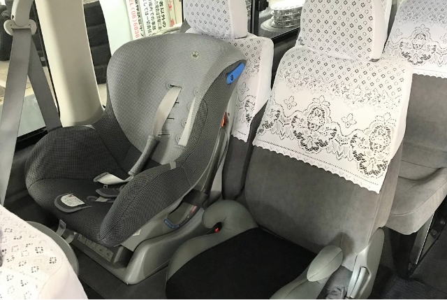 Child seats available