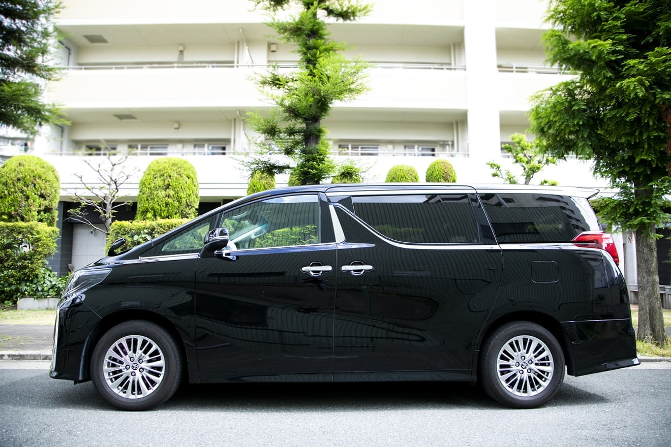 Kens Osaka Taxi 6seater Minivan Toyota Alphard image