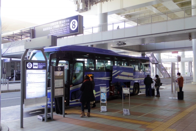 Access from Kansai airport to Osaka by limousine bus